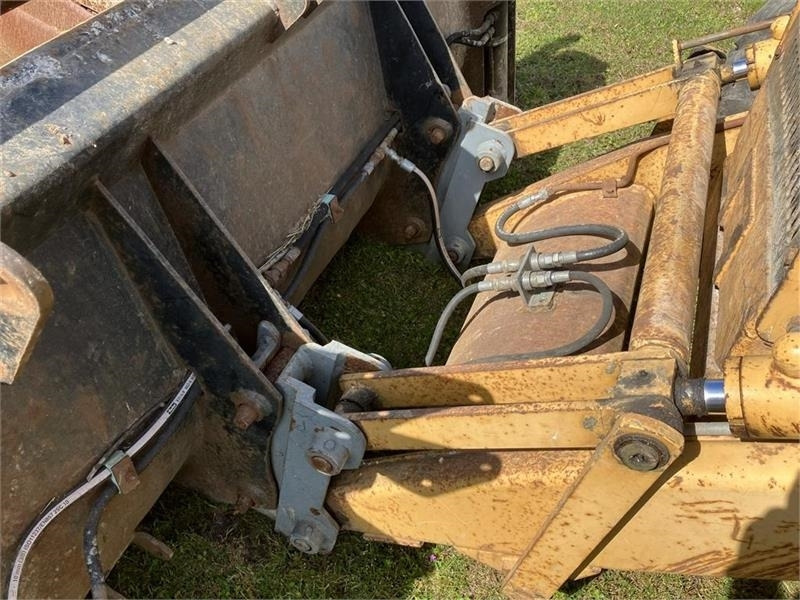 New Holland 675D - Backhoe loader: gambar 5 New Holland 675D - Backhoe loader: gambar 5