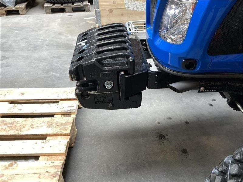 New Holland Boomer til 35-40-50-55 - Counterweight: gambar 2 New Holland Boomer til 35-40-50-55 - Counterweight: gambar 2