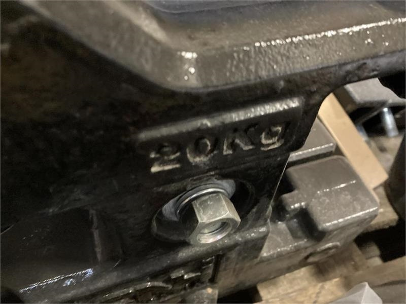 New Holland Boomer til 35-40-50-55 - Counterweight: gambar 5 New Holland Boomer til 35-40-50-55 - Counterweight: gambar 5