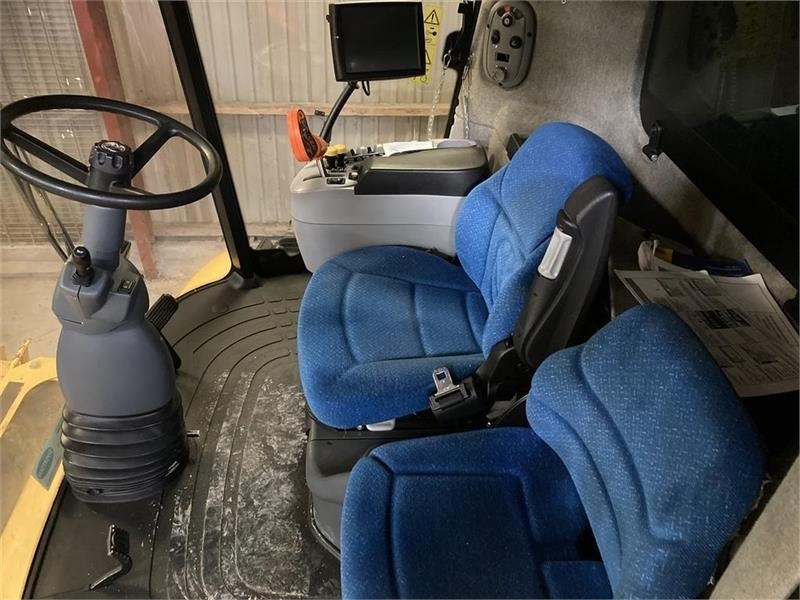 Pemanen gabungan New Holland CR9090 35 fod VF bord og 4wd mm.: gambar 6
