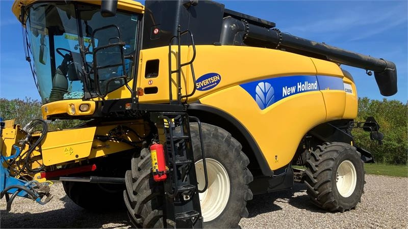 New Holland CX 8080 SLH med 30 fods Varifeed - Pemanen gabungan: gambar 1 New Holland CX 8080 SLH med 30 fods Varifeed - Pemanen gabungan: gambar 1