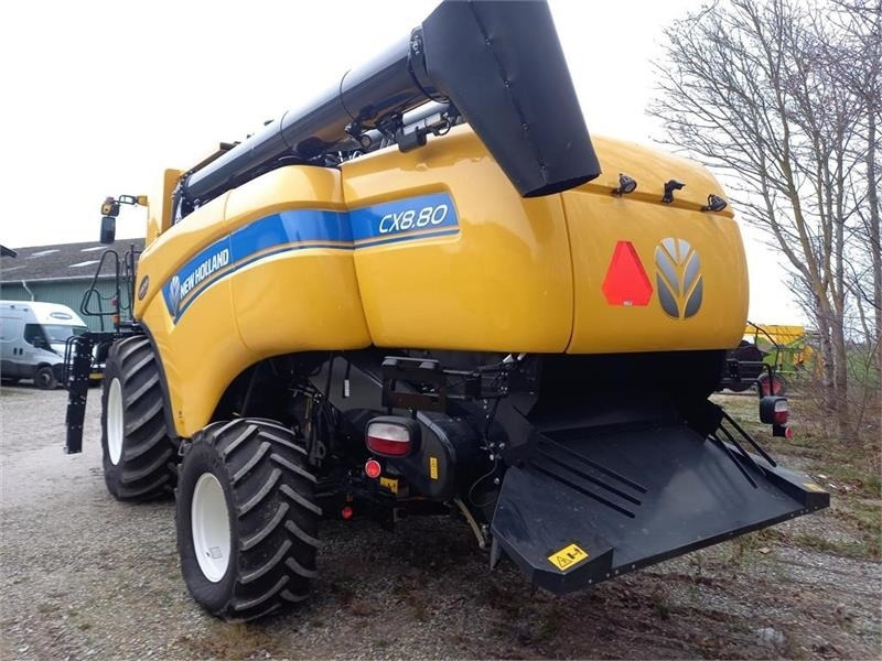 New Holland CX8.80 SLH med 25 fods Varifeed - Pemanen gabungan: gambar 4 New Holland CX8.80 SLH med 25 fods Varifeed - Pemanen gabungan: gambar 4