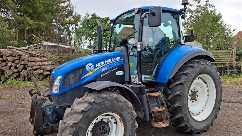 New Holland T5.115 EC - Traktor: gambar 1 New Holland T5.115 EC - Traktor: gambar 1