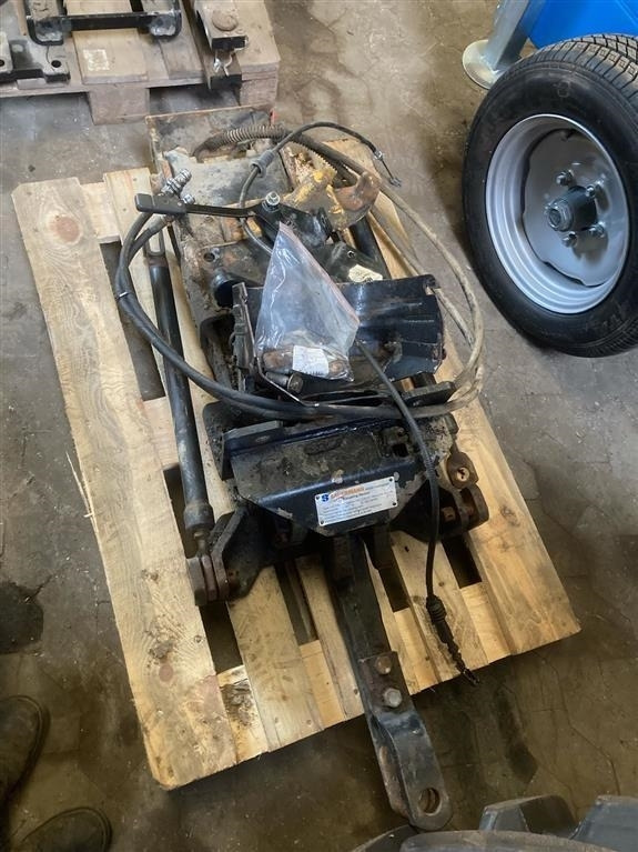 New Holland T7030 Hitchtræk - Skrup cepat: gambar 2 New Holland T7030 Hitchtræk - Skrup cepat: gambar 2