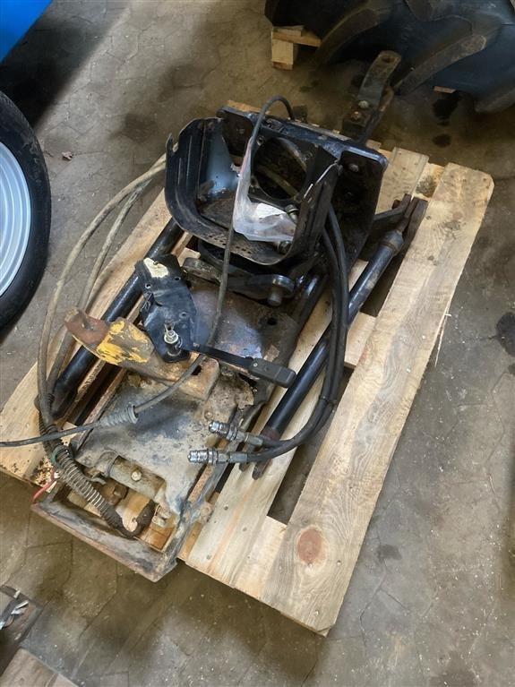 New Holland T7030 Hitchtræk - Skrup cepat: gambar 1 New Holland T7030 Hitchtræk - Skrup cepat: gambar 1