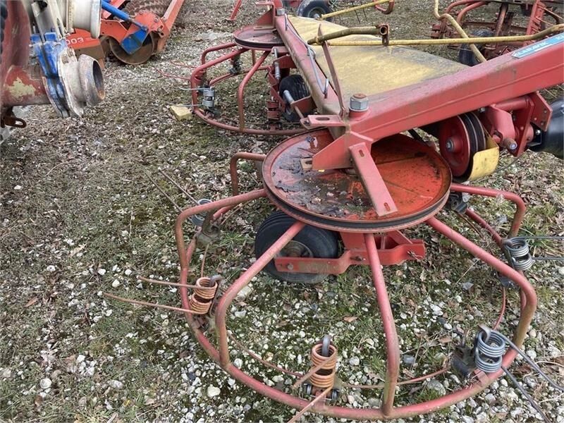 Scan-Rake SR 400 Scan-Rake SR 400 - Tedder/ Menyapu: gambar 3 Scan-Rake SR 400 Scan-Rake SR 400 - Tedder/ Menyapu: gambar 3