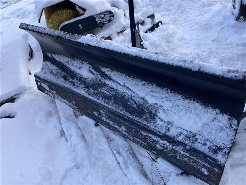 Stiga Park 120 cm med Gummiskær - Bajak salju untuk Peralatan pertanian: gambar 1 Stiga Park 120 cm med Gummiskær - Bajak salju untuk Peralatan pertanian: gambar 1