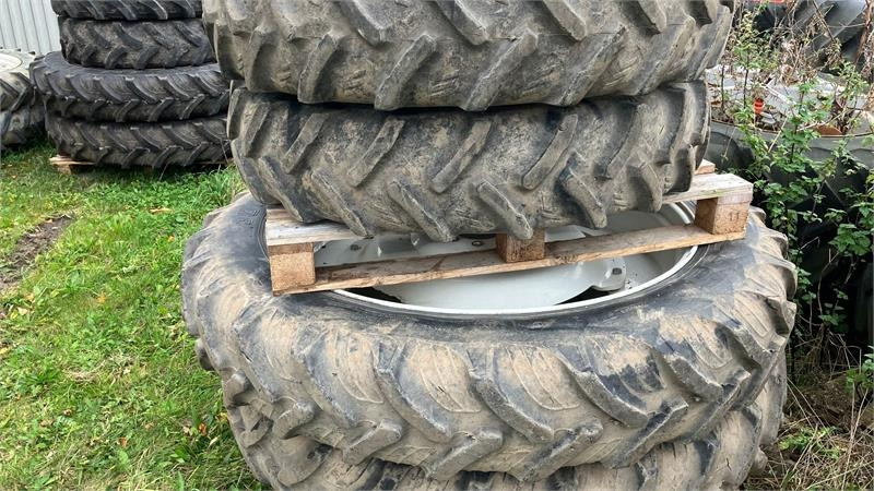 Taurus 270/95R32 - 300/95R46  - Ban untuk Peralatan pertanian: gambar 1 Taurus 270/95R32 - 300/95R46  - Ban untuk Peralatan pertanian: gambar 1