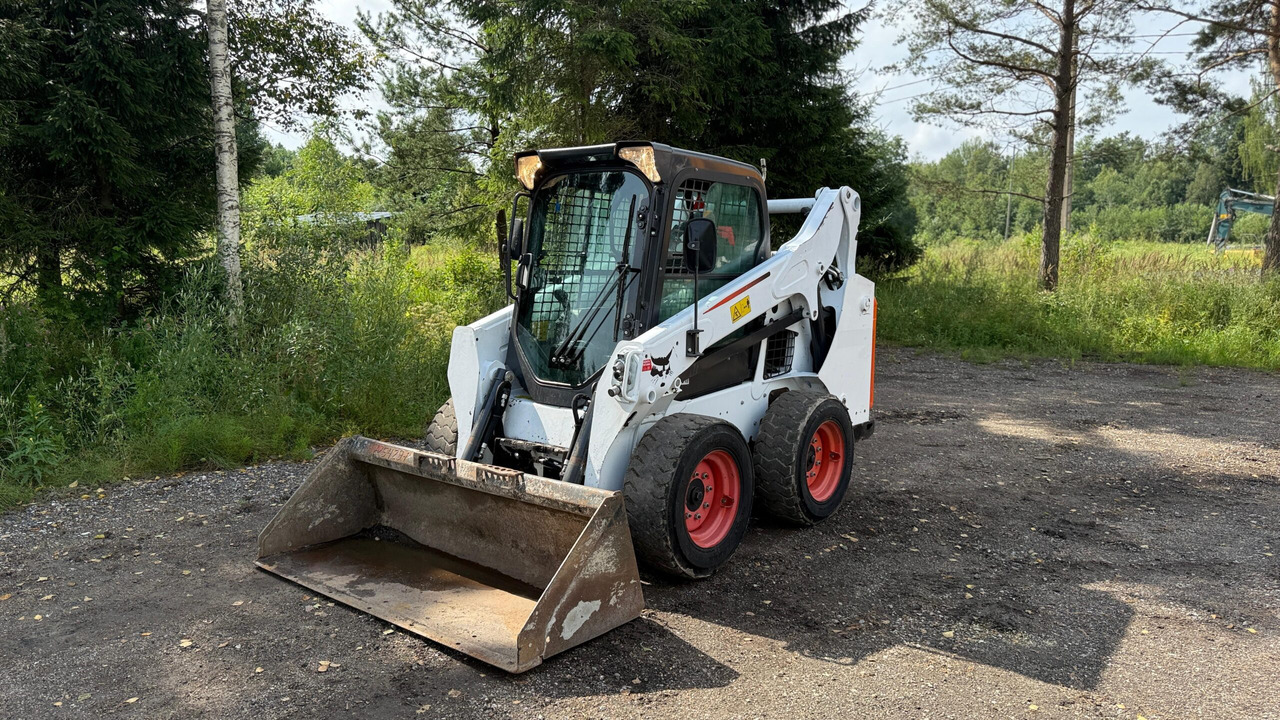 BOBCAT S530 - Skid steer: gambar 1 BOBCAT S530 - Skid steer: gambar 1