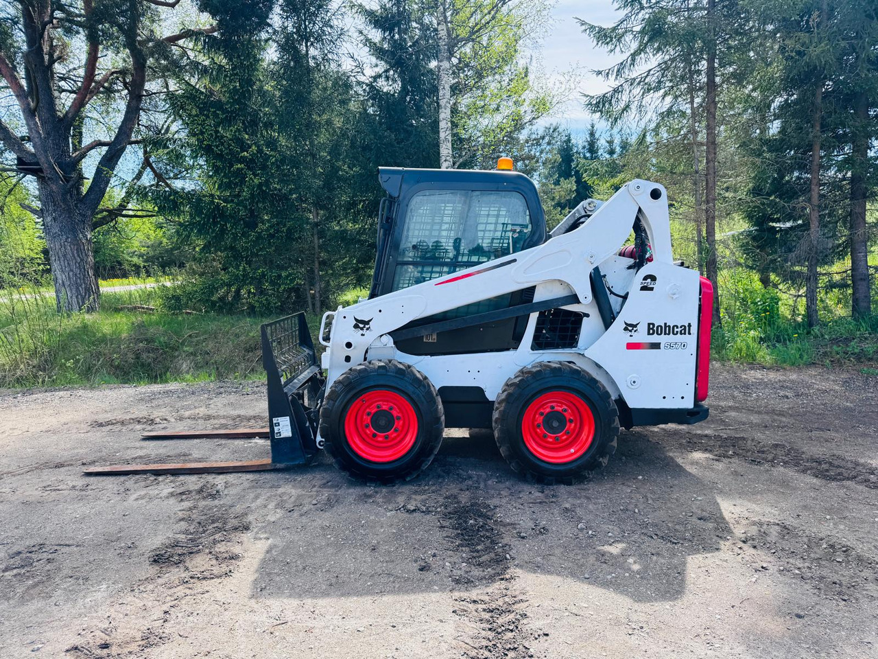 BOBCAT S570 - Skid steer: gambar 2 BOBCAT S570 - Skid steer: gambar 2