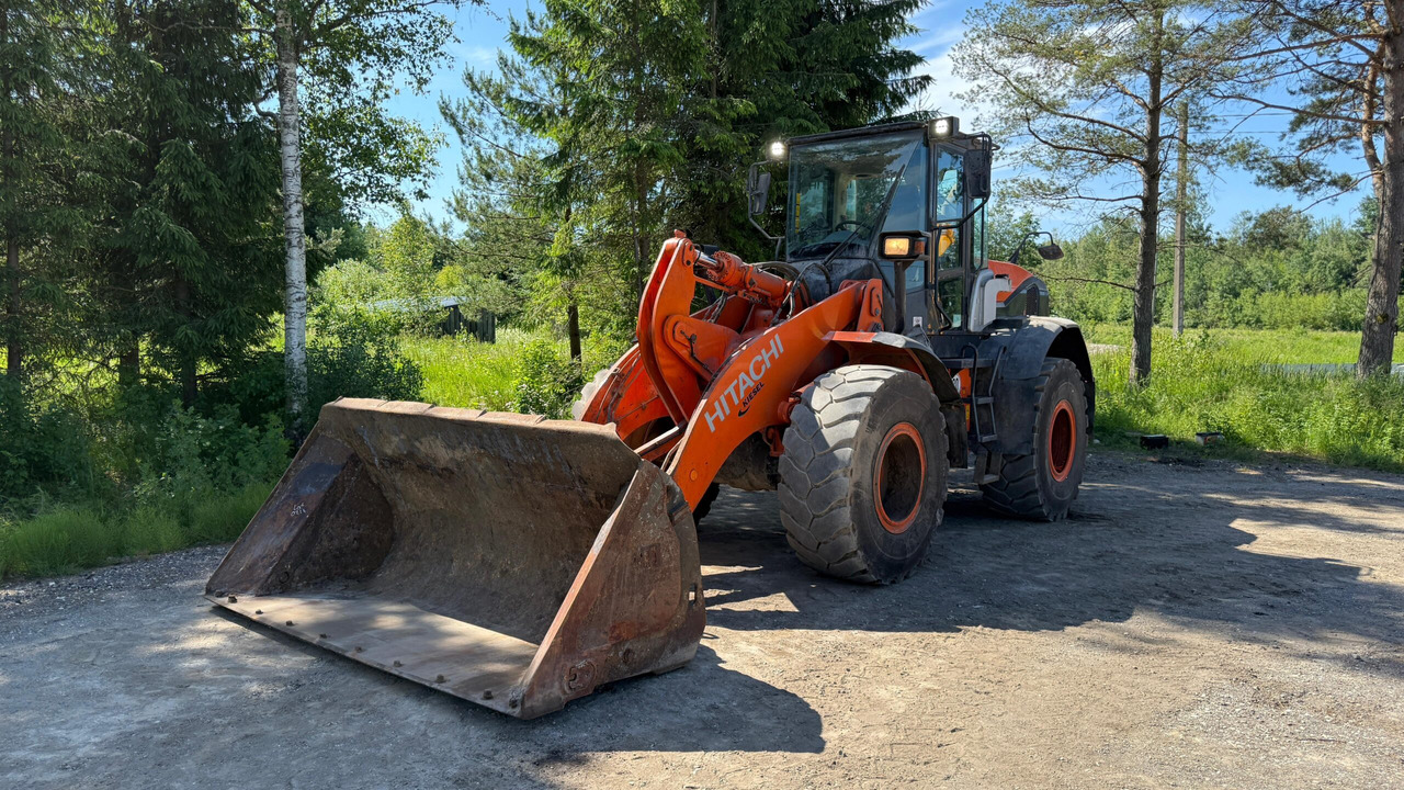 Hitachi ZW140 - Wheel loader: gambar 1 Hitachi ZW140 - Wheel loader: gambar 1