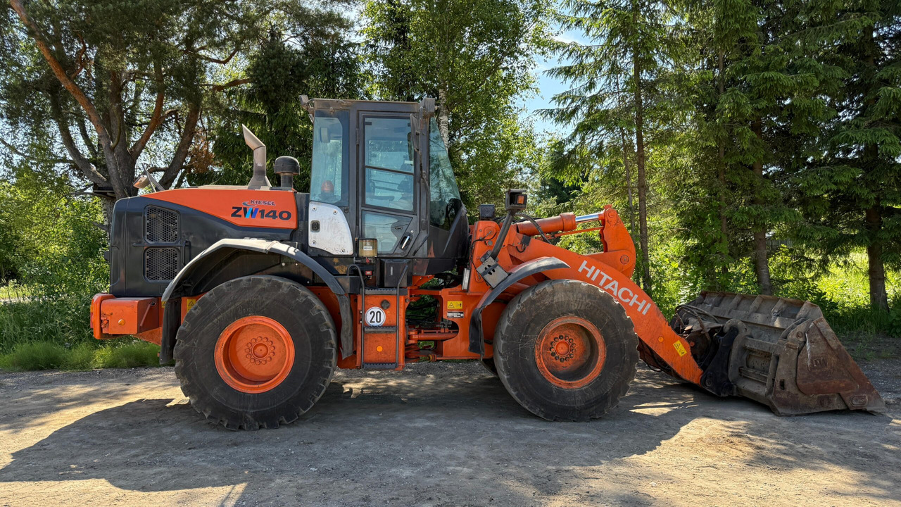 Hitachi ZW140 - Wheel loader: gambar 5 Hitachi ZW140 - Wheel loader: gambar 5