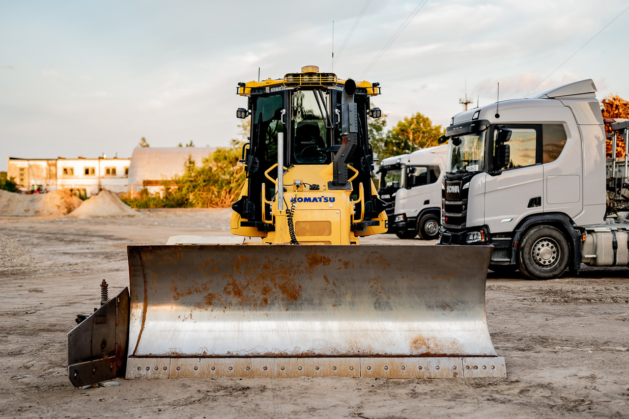 KOMATSU D51PX - Bulldozer: gambar 2 KOMATSU D51PX - Bulldozer: gambar 2