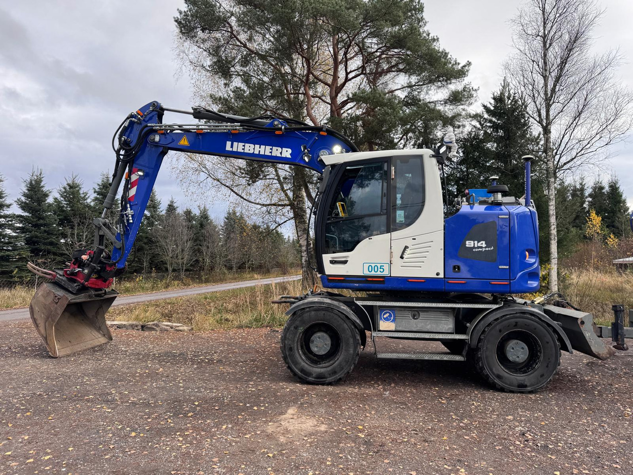 Liebherr A 914 Compact Litronic - Ekskavator roda: gambar 2 Liebherr A 914 Compact Litronic - Ekskavator roda: gambar 2