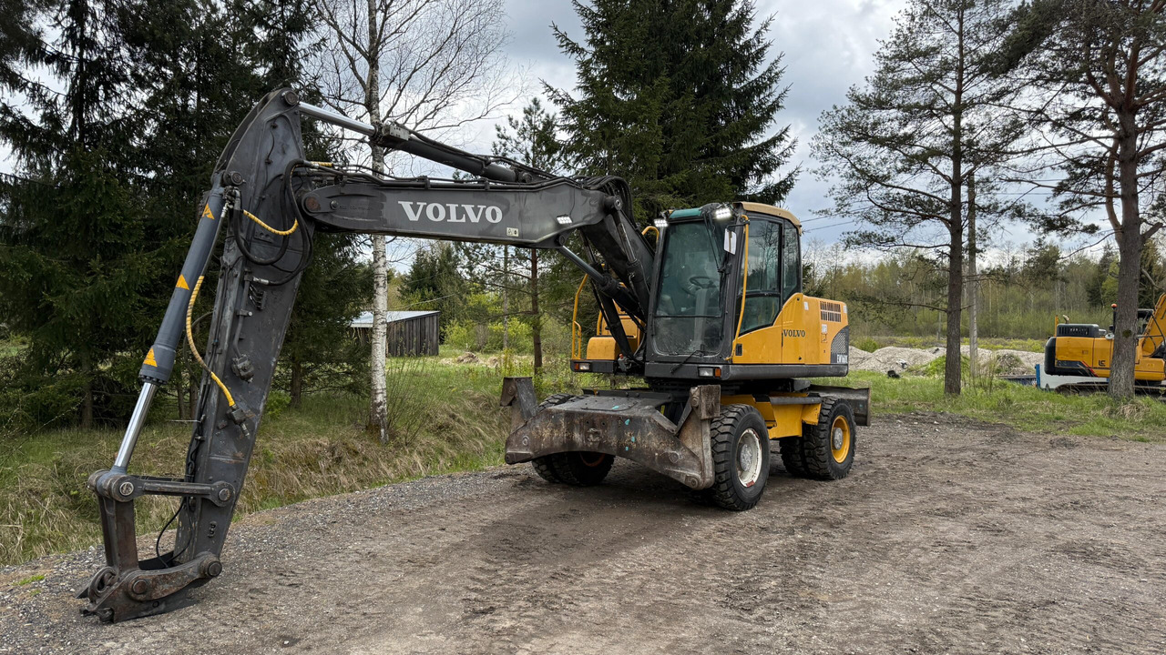 VOLVO EW160C - Ekskavator roda: gambar 1 VOLVO EW160C - Ekskavator roda: gambar 1