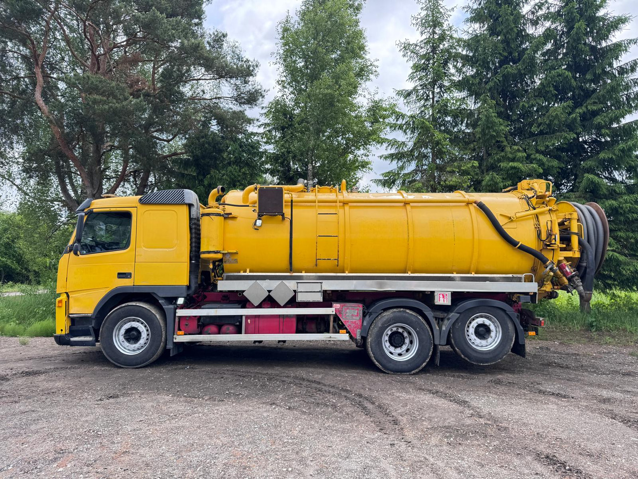 VOLVO FM 460 ADR - Truk vakum: gambar 2 VOLVO FM 460 ADR - Truk vakum: gambar 2