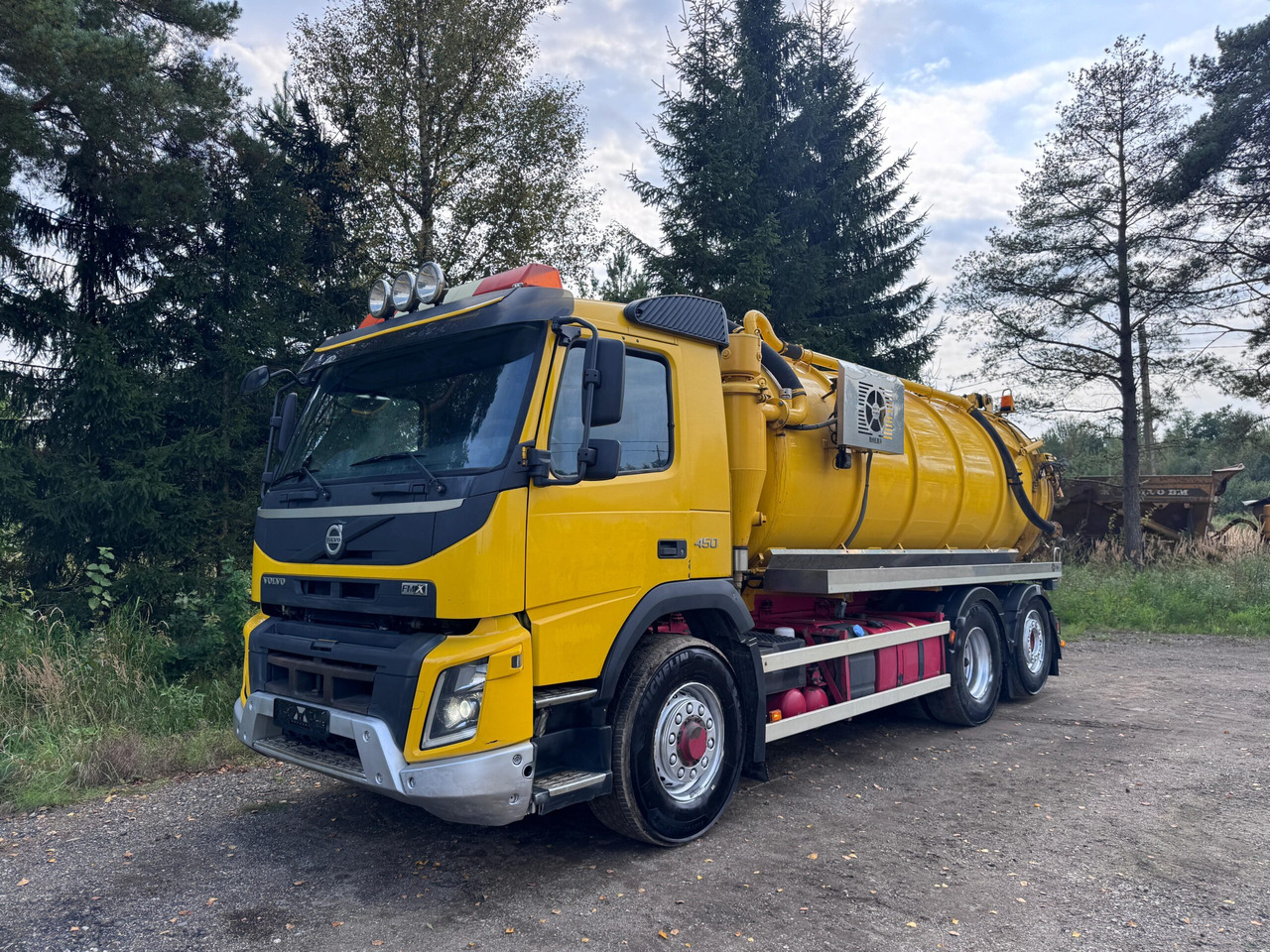 VOLVO FMX 450 - Truk vakum: gambar 1 VOLVO FMX 450 - Truk vakum: gambar 1