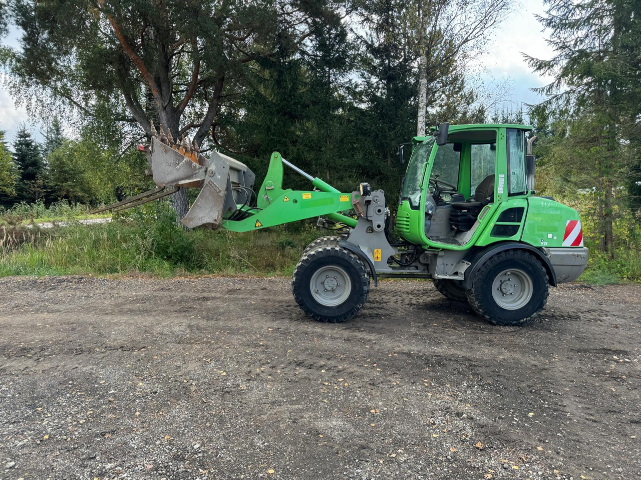 VOLVO L25F - Wheel loader: gambar 5 VOLVO L25F - Wheel loader: gambar 5