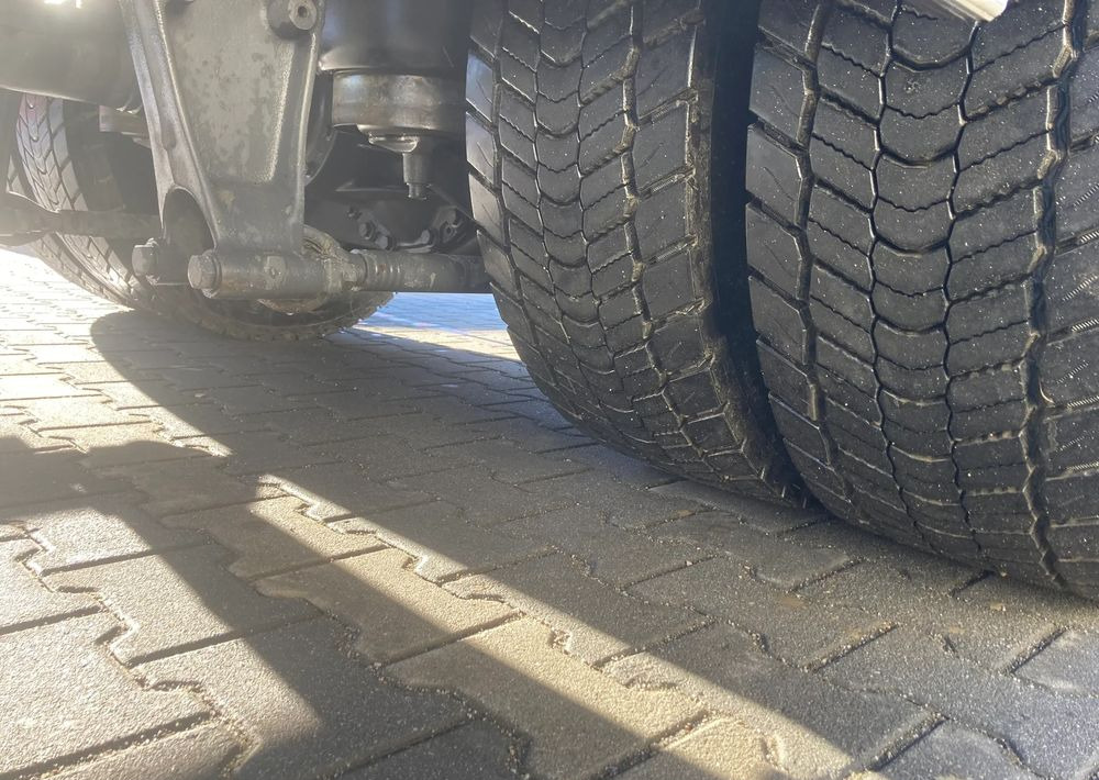 DAF Daf LF 18.280 chłodnia izoterma 22 palety - Truk berpendingin: gambar 4 DAF Daf LF 18.280 chłodnia izoterma 22 palety - Truk berpendingin: gambar 4