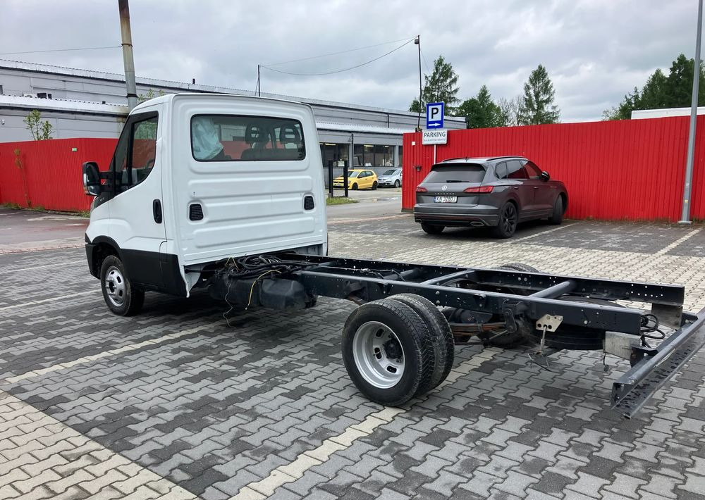 Iveco DAILY 35C13 ramo do zabudowy kiper wywrotka - Truk sasis: gambar 4 Iveco DAILY 35C13 ramo do zabudowy kiper wywrotka - Truk sasis: gambar 4