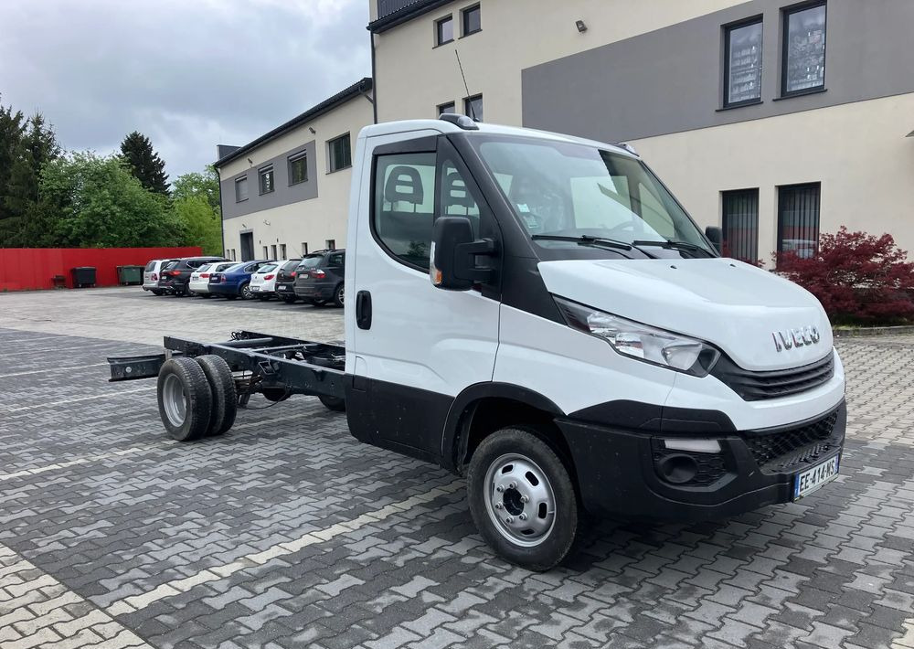 Iveco DAILY 35C13 ramo do zabudowy kiper wywrotka - Truk sasis: gambar 2 Iveco DAILY 35C13 ramo do zabudowy kiper wywrotka - Truk sasis: gambar 2