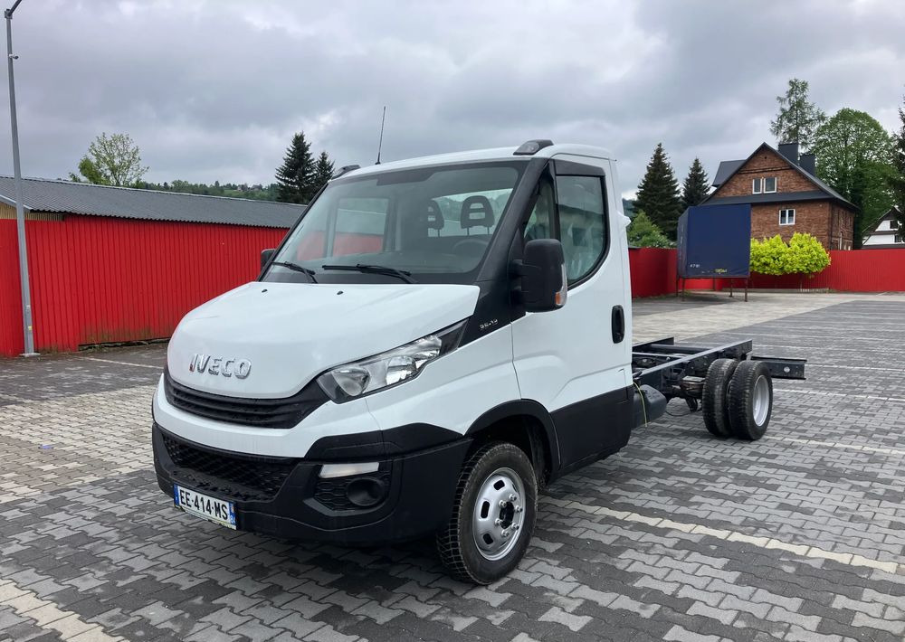 Iveco DAILY 35C13 ramo do zabudowy kiper wywrotka - Truk sasis: gambar 1 Iveco DAILY 35C13 ramo do zabudowy kiper wywrotka - Truk sasis: gambar 1