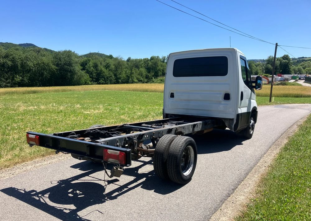 Iveco DAILY 35C13 ramo do zabudowy kiper wywrotka - Truk sasis: gambar 3 Iveco DAILY 35C13 ramo do zabudowy kiper wywrotka - Truk sasis: gambar 3
