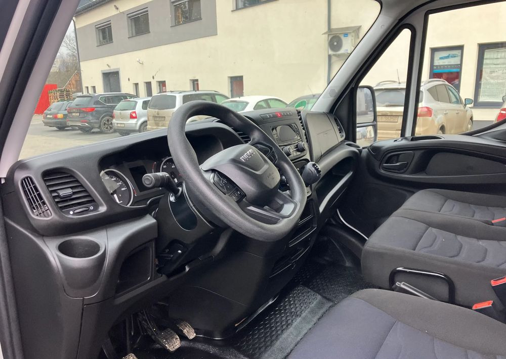 Iveco DAILY 35C16 kontener kurierka winda STAN PERFEKCYJNY - Van box: gambar 5 Iveco DAILY 35C16 kontener kurierka winda STAN PERFEKCYJNY - Van box: gambar 5