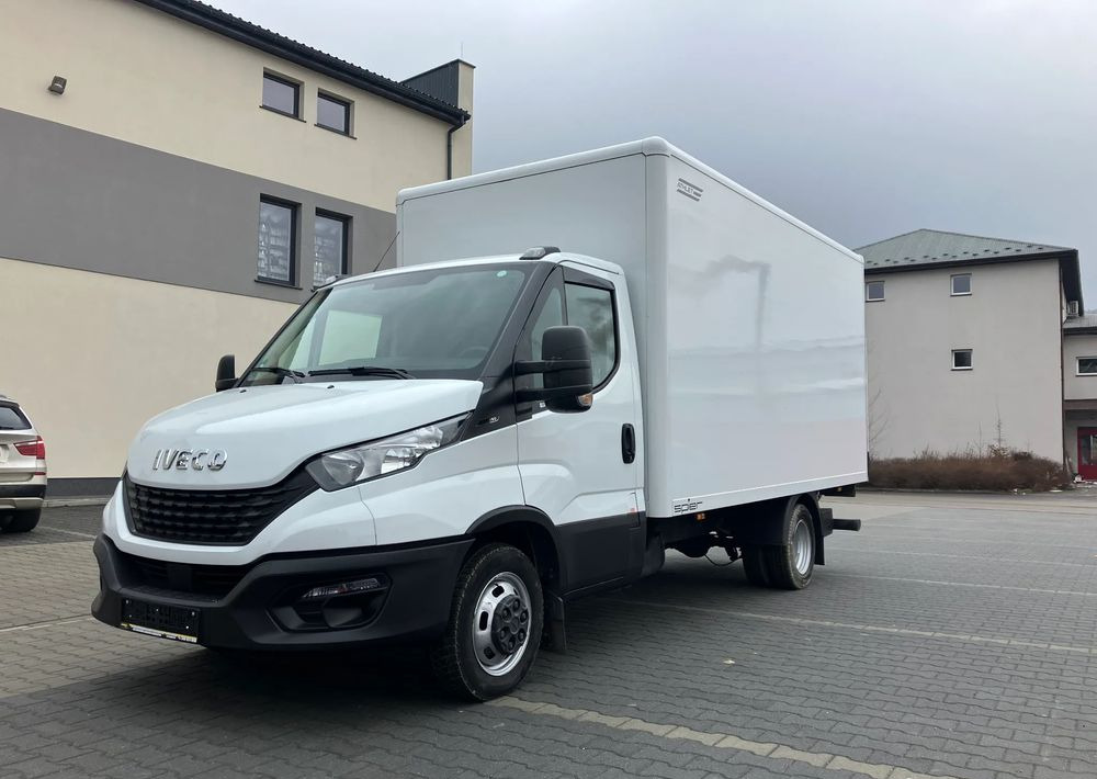 Iveco DAILY 35C16 kontener kurierka winda STAN PERFEKCYJNY - Van box: gambar 1 Iveco DAILY 35C16 kontener kurierka winda STAN PERFEKCYJNY - Van box: gambar 1