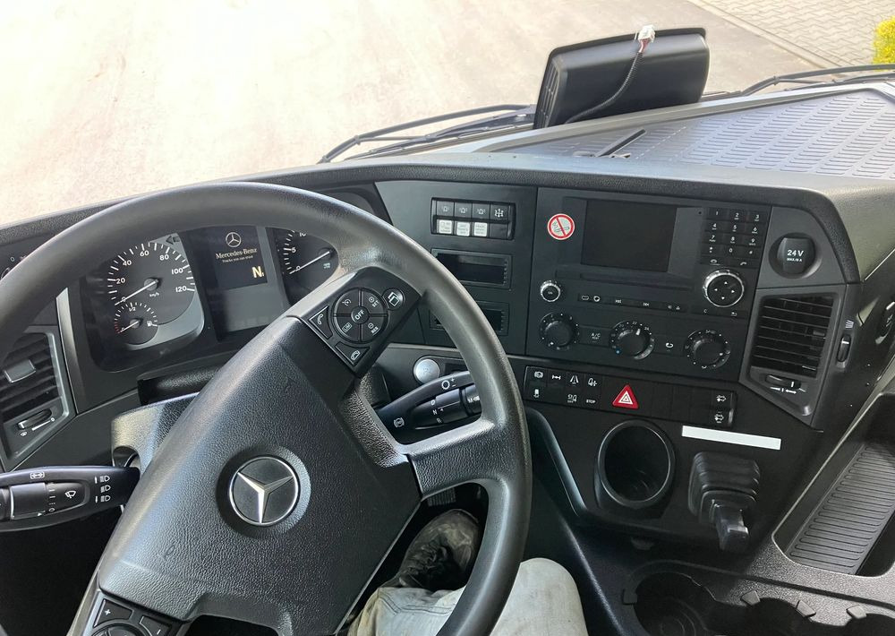 Mercedes-Benz ANTOS 1830 solidny kiper wywrotka blokada mostu - Truk jungkit: gambar 3 Mercedes-Benz ANTOS 1830 solidny kiper wywrotka blokada mostu - Truk jungkit: gambar 3