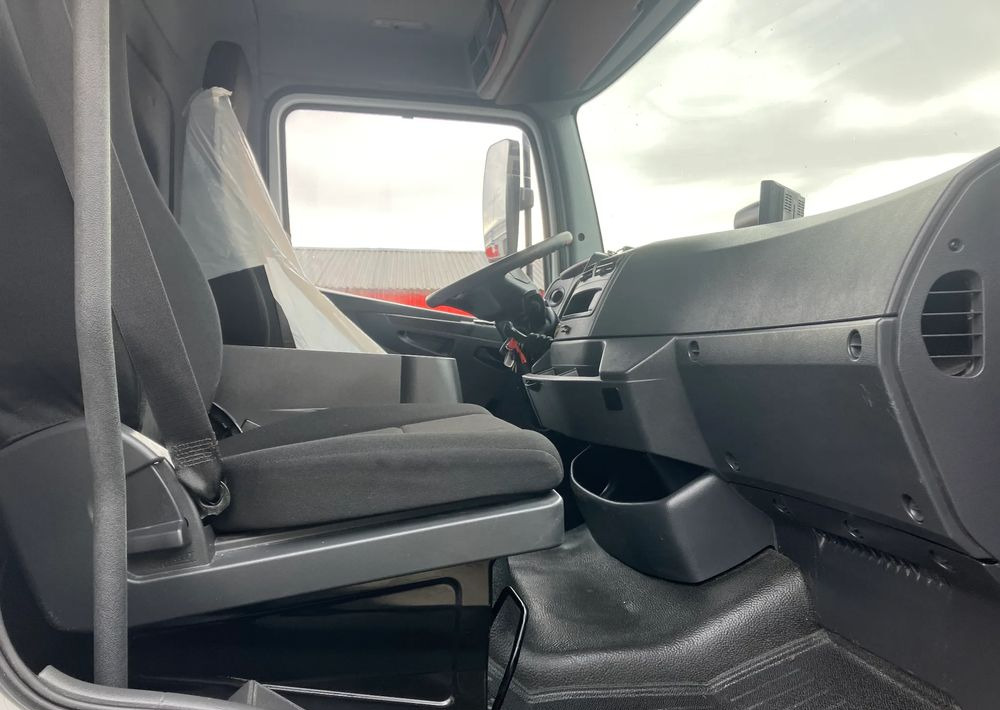 Mercedes-Benz ATEGO 1218 KURIERKA KONTENER 15 PALET - Truk box: gambar 5 Mercedes-Benz ATEGO 1218 KURIERKA KONTENER 15 PALET - Truk box: gambar 5