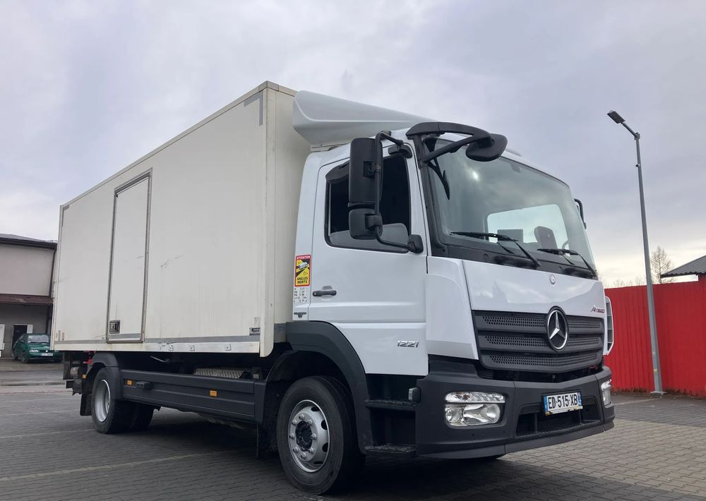 Mercedes-Benz ATEGO 1218 KURIERKA KONTENER 15 PALET - Truk box: gambar 2 Mercedes-Benz ATEGO 1218 KURIERKA KONTENER 15 PALET - Truk box: gambar 2