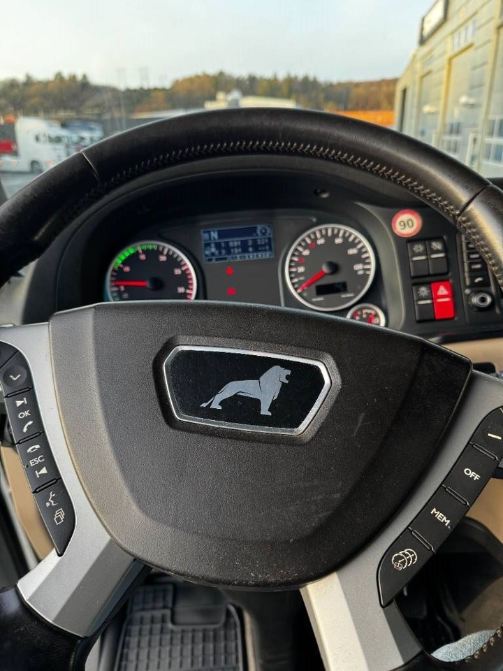 Truk derek MAN TGX 26.500 6X2-4LL: gambar 17 Truk derek MAN TGX 26.500 6X2-4LL: gambar 17