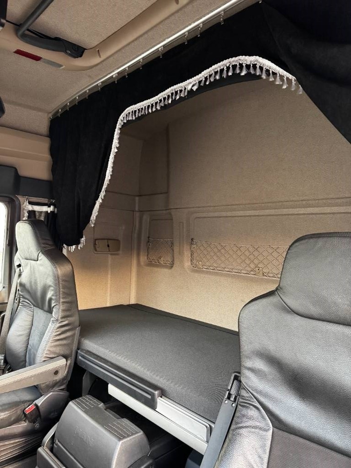 Truk derek MAN TGX 26.500 6X2-4LL: gambar 13 Truk derek MAN TGX 26.500 6X2-4LL: gambar 13