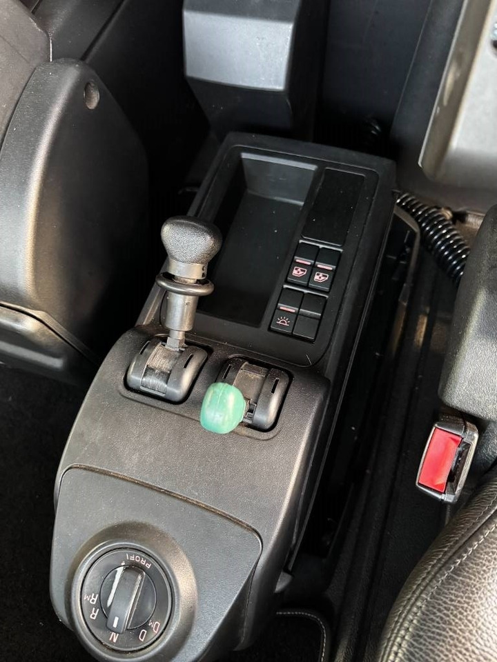 Truk derek MAN TGX 26.500 6X2-4LL: gambar 12 Truk derek MAN TGX 26.500 6X2-4LL: gambar 12