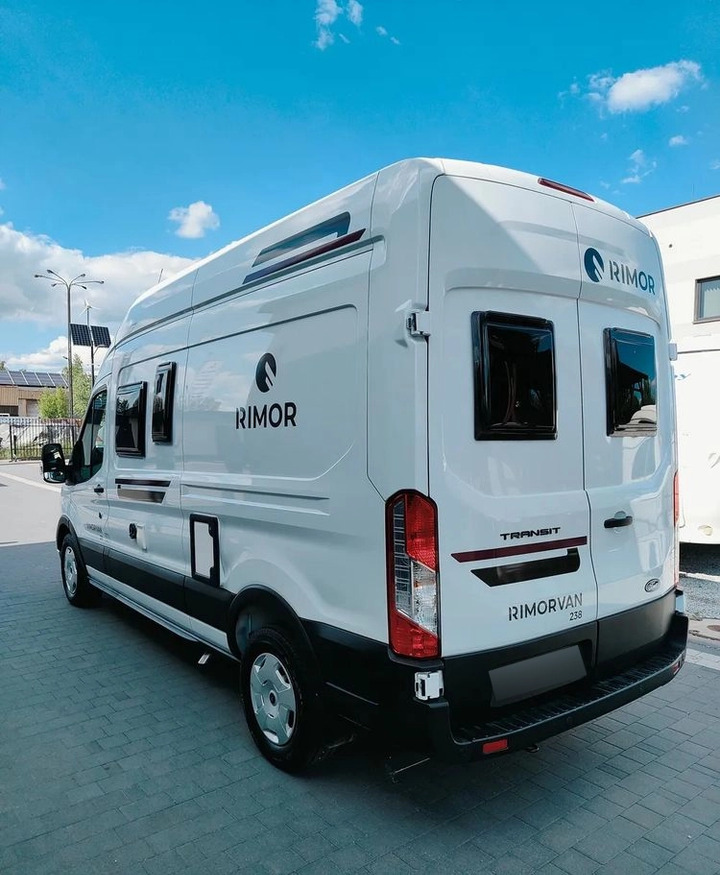 FORD Rimor NEW Ford Van 238 Truma Diesel Roller Shutters Remis AUTOMAT - Mobil kemping: gambar 4 FORD Rimor NEW Ford Van 238 Truma Diesel Roller Shutters Remis AUTOMAT - Mobil kemping: gambar 4