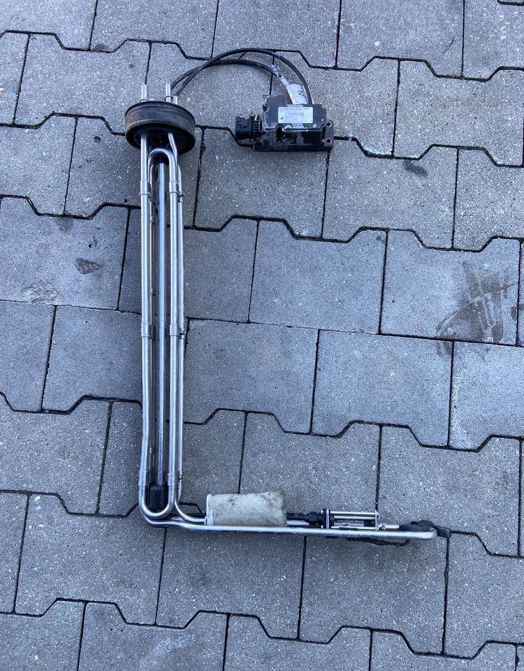 Czujnik poziomu Adblue MAN TGX TGS euro 6 lift smok - Sistem bahan bakar untuk Truk: gambar 1 Czujnik poziomu Adblue MAN TGX TGS euro 6 lift smok - Sistem bahan bakar untuk Truk: gambar 1