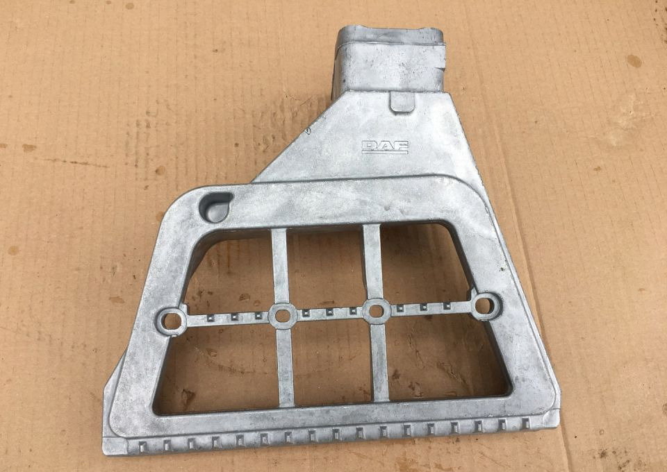 DAF XF 105 wspornik stopnia stopień mocowanie NOWY - Bumper: gambar 1 DAF XF 105 wspornik stopnia stopień mocowanie NOWY - Bumper: gambar 1