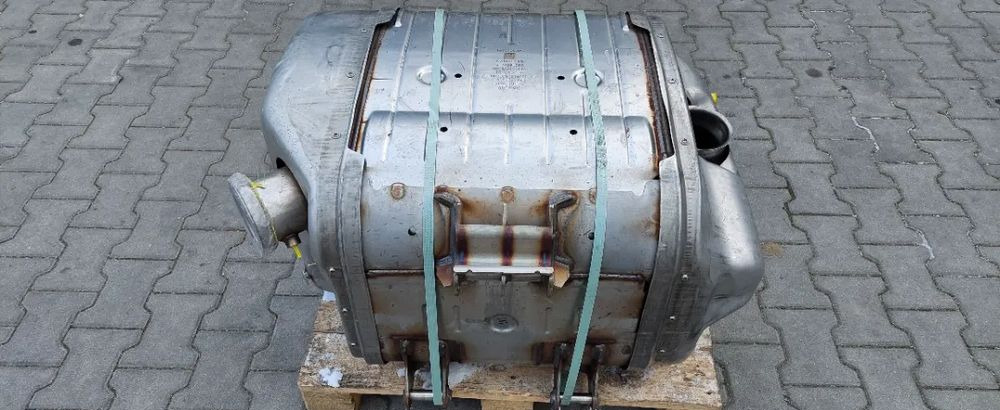 IVECO EUROCARGO EURO 6 KATALIZATOR TŁUMIK NOWY 5801833244 - Konverter katalitik untuk Truk: gambar 2 IVECO EUROCARGO EURO 6 KATALIZATOR TŁUMIK NOWY 5801833244 - Konverter katalitik untuk Truk: gambar 2