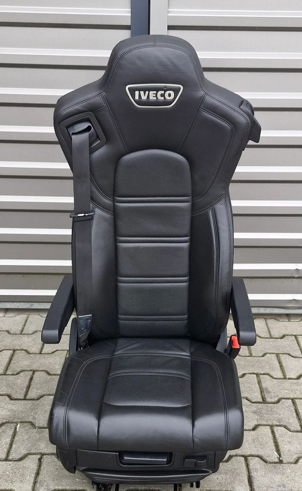 IVECO STRALIS S WAY FOTEL PASAŻERA - Kabin dan interior: gambar 1 IVECO STRALIS S WAY FOTEL PASAŻERA - Kabin dan interior: gambar 1