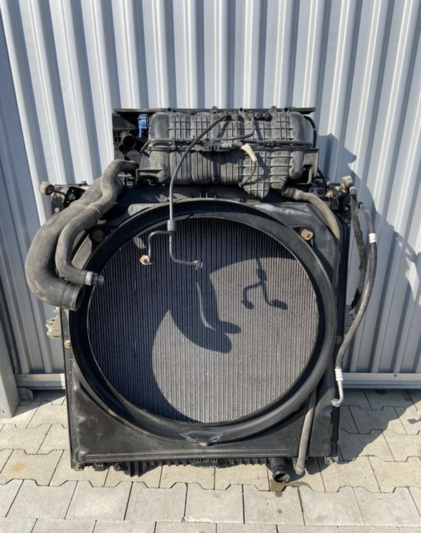 Komplet chłodnic MAN TGX euro 6 chłodnice 90 cm - Radiator untuk Mobil: gambar 1 Komplet chłodnic MAN TGX euro 6 chłodnice 90 cm - Radiator untuk Mobil: gambar 1