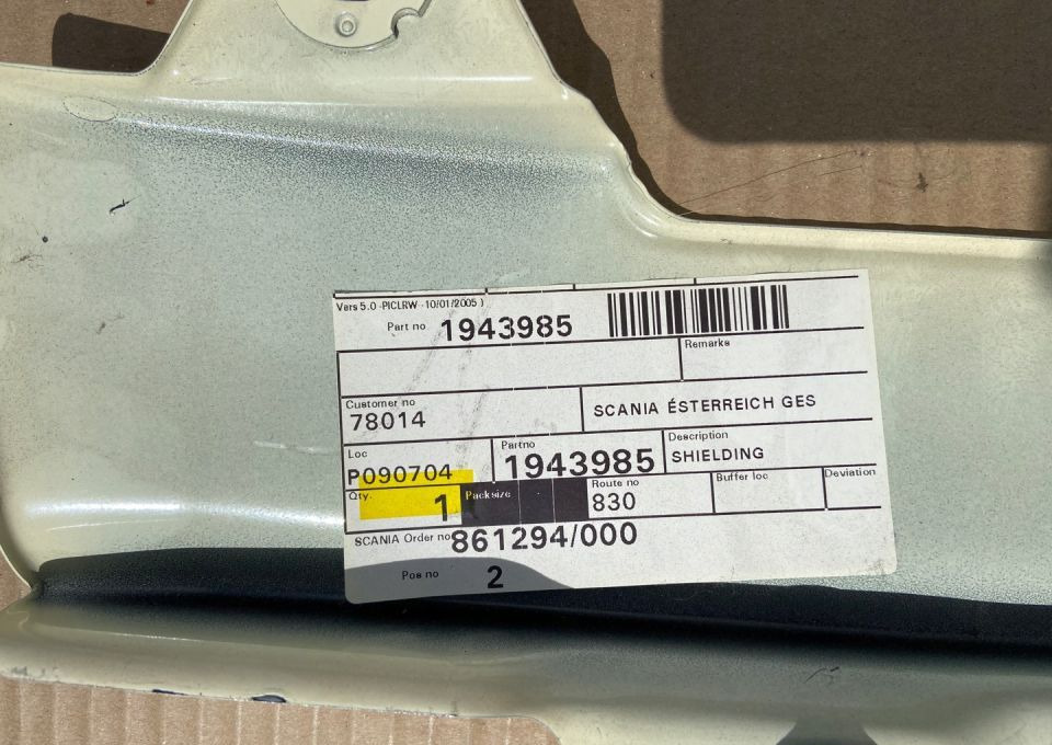 Listwa pod maskę Scani R NOWA maskownica łącznik - Bumper: gambar 3 Listwa pod maskę Scani R NOWA maskownica łącznik - Bumper: gambar 3