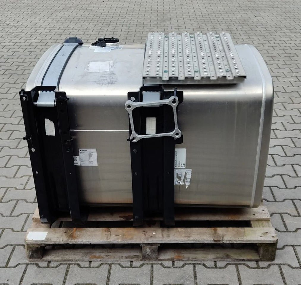 MAN TG3 TGX TGS ZBIORNIK PALIWA KOMPLETNY 460L NOWY - Tangki bahan bakar untuk Truk: gambar 2 MAN TG3 TGX TGS ZBIORNIK PALIWA KOMPLETNY 460L NOWY - Tangki bahan bakar untuk Truk: gambar 2