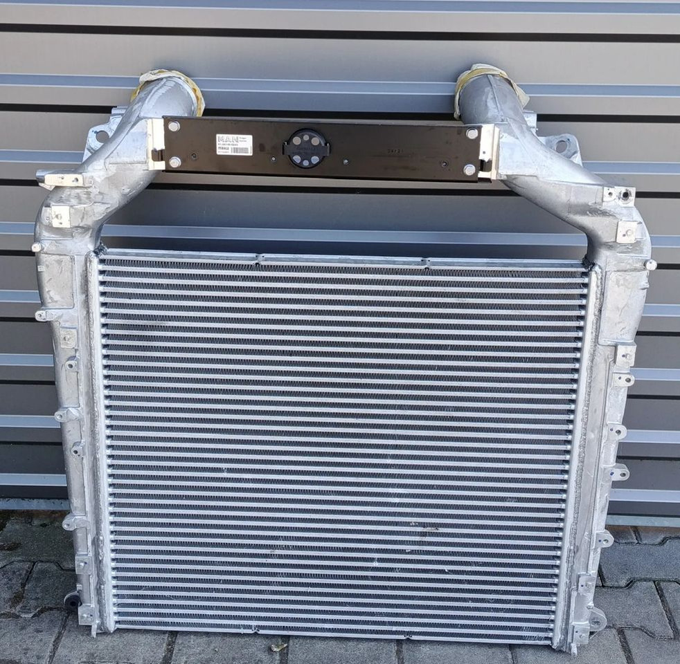 MAN TGS TG3 CHŁODNICA POWIETRZA INTERCOOLER NOWY - Sistem pendingin: gambar 2 MAN TGS TG3 CHŁODNICA POWIETRZA INTERCOOLER NOWY - Sistem pendingin: gambar 2