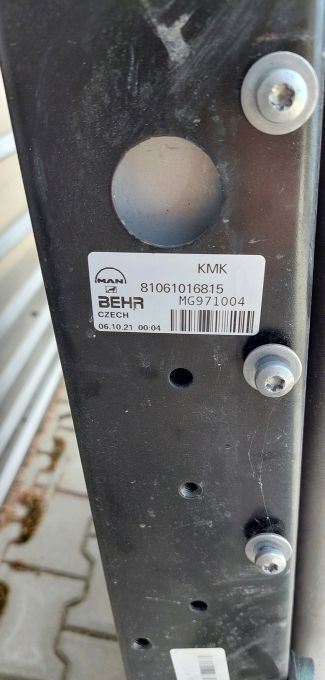 MAN TGS TG3 NOWY MODEL CHŁODNICA CHŁODNICE KOMPLET - Radiator untuk Truk: gambar 4 MAN TGS TG3 NOWY MODEL CHŁODNICA CHŁODNICE KOMPLET - Radiator untuk Truk: gambar 4