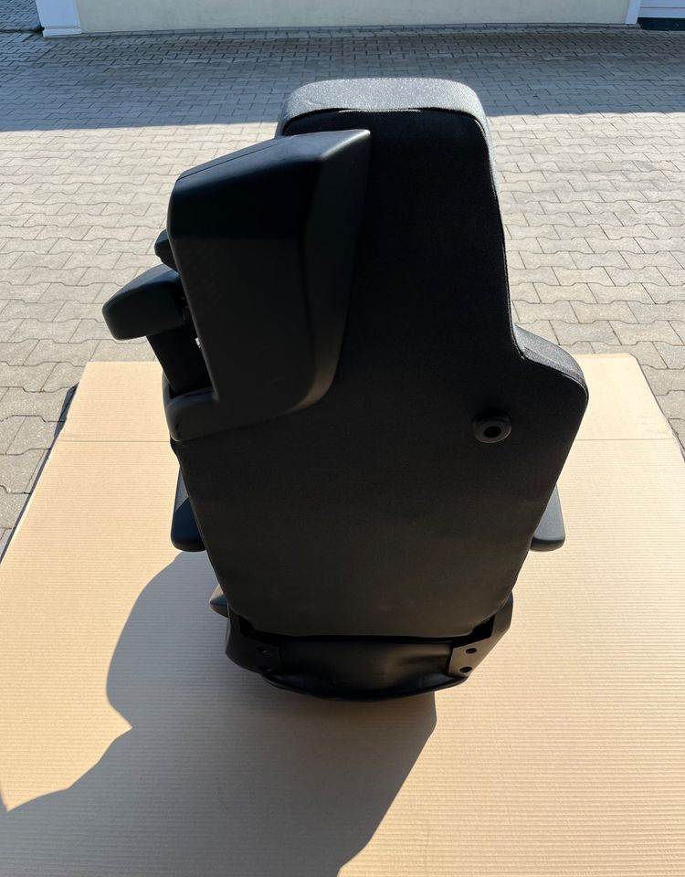 NOWY Fotel kierowcy MAN TG3 TGX nowy model siedzenie lewe - Kabin dan interior untuk Truk: gambar 5 NOWY Fotel kierowcy MAN TG3 TGX nowy model siedzenie lewe - Kabin dan interior untuk Truk: gambar 5