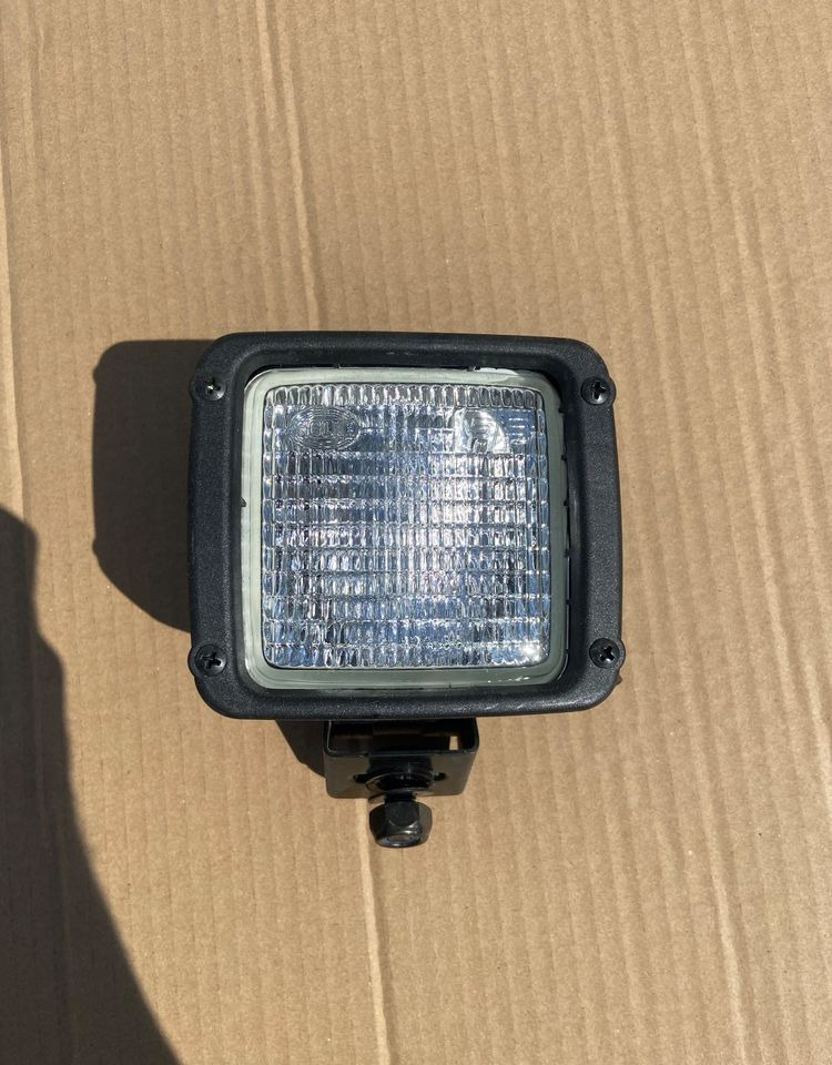 NOWY halogen roboczy MAN TGX TGS TGA Hella - Cahaya/ Pencahayaan untuk Truk: gambar 1 NOWY halogen roboczy MAN TGX TGS TGA Hella - Cahaya/ Pencahayaan untuk Truk: gambar 1