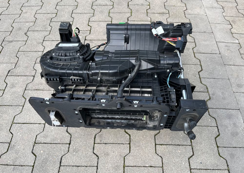 Nagrzewnica DAF XF 106 euro 6 lift dmuchawa - Pemanasan/ Ventilasi untuk Truk: gambar 1 Nagrzewnica DAF XF 106 euro 6 lift dmuchawa - Pemanasan/ Ventilasi untuk Truk: gambar 1