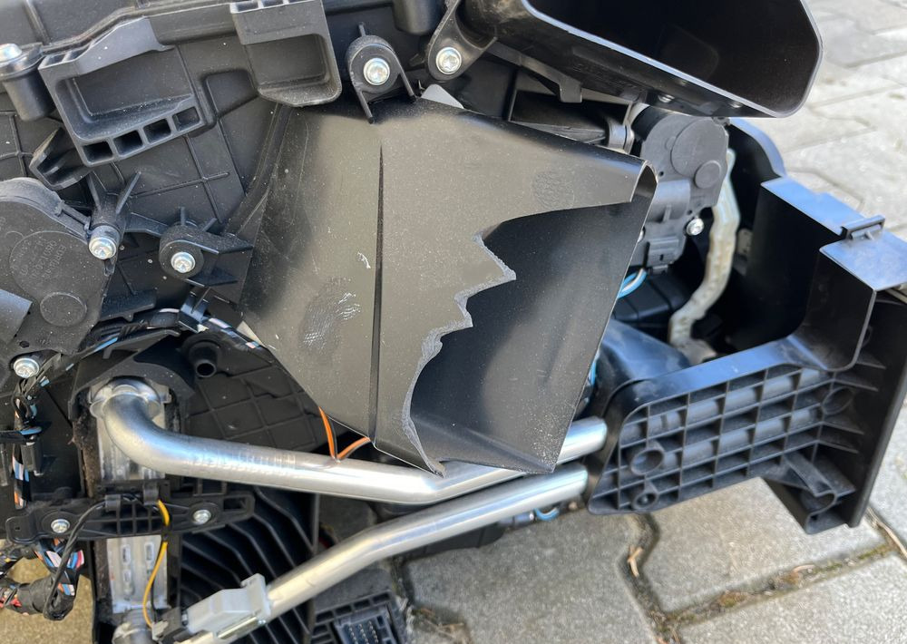 Nagrzewnica DAF XF 106 euro 6 lift dmuchawa - Pemanasan/ Ventilasi untuk Truk: gambar 5 Nagrzewnica DAF XF 106 euro 6 lift dmuchawa - Pemanasan/ Ventilasi untuk Truk: gambar 5