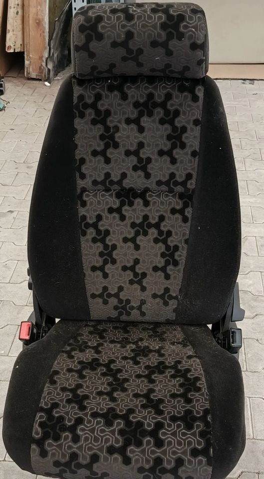 SCANIA R S FOTEL ŚRODKOWY - Tempat duduk: gambar 1 SCANIA R S FOTEL ŚRODKOWY - Tempat duduk: gambar 1